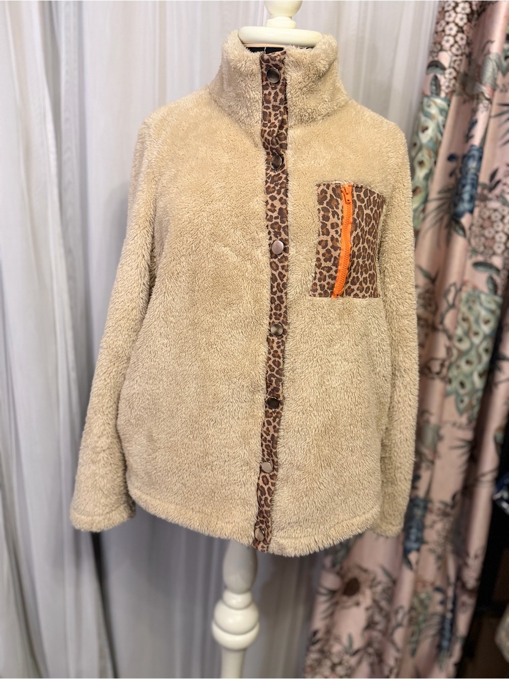 Ecowish Leopard Sherpa Fleece Snap Jacket Size M Beige Animal Print EUC